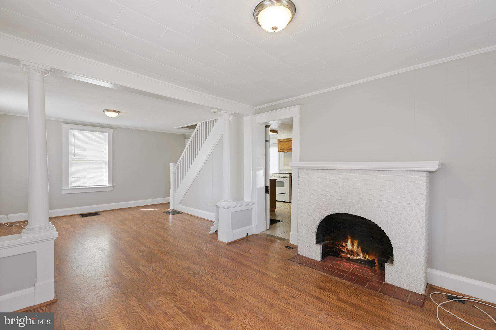 2710 Georgetown Road Baltimore, MD 21230 - Photo 7 of 29 Dining Room | Fireplace
