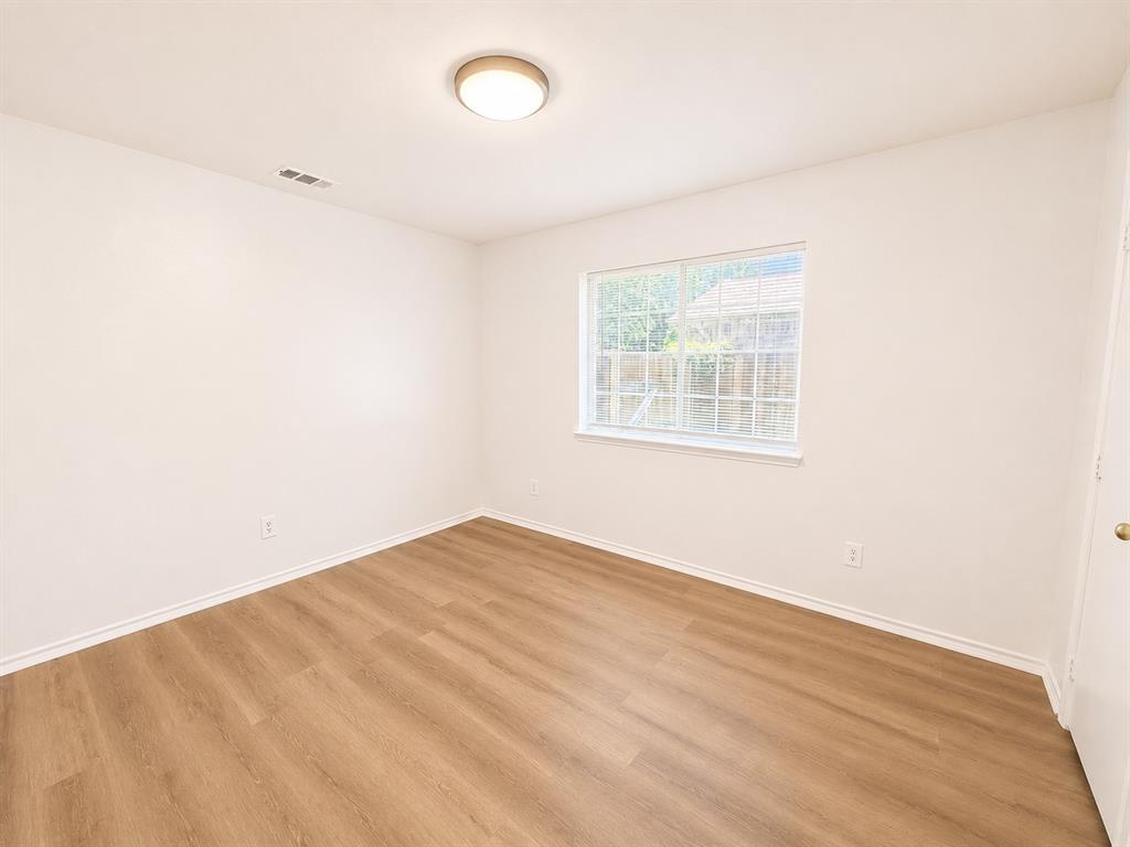 515 Haymarket Road Dallas, TX 75217 - Photo 8 of 15 2nd Bedroom