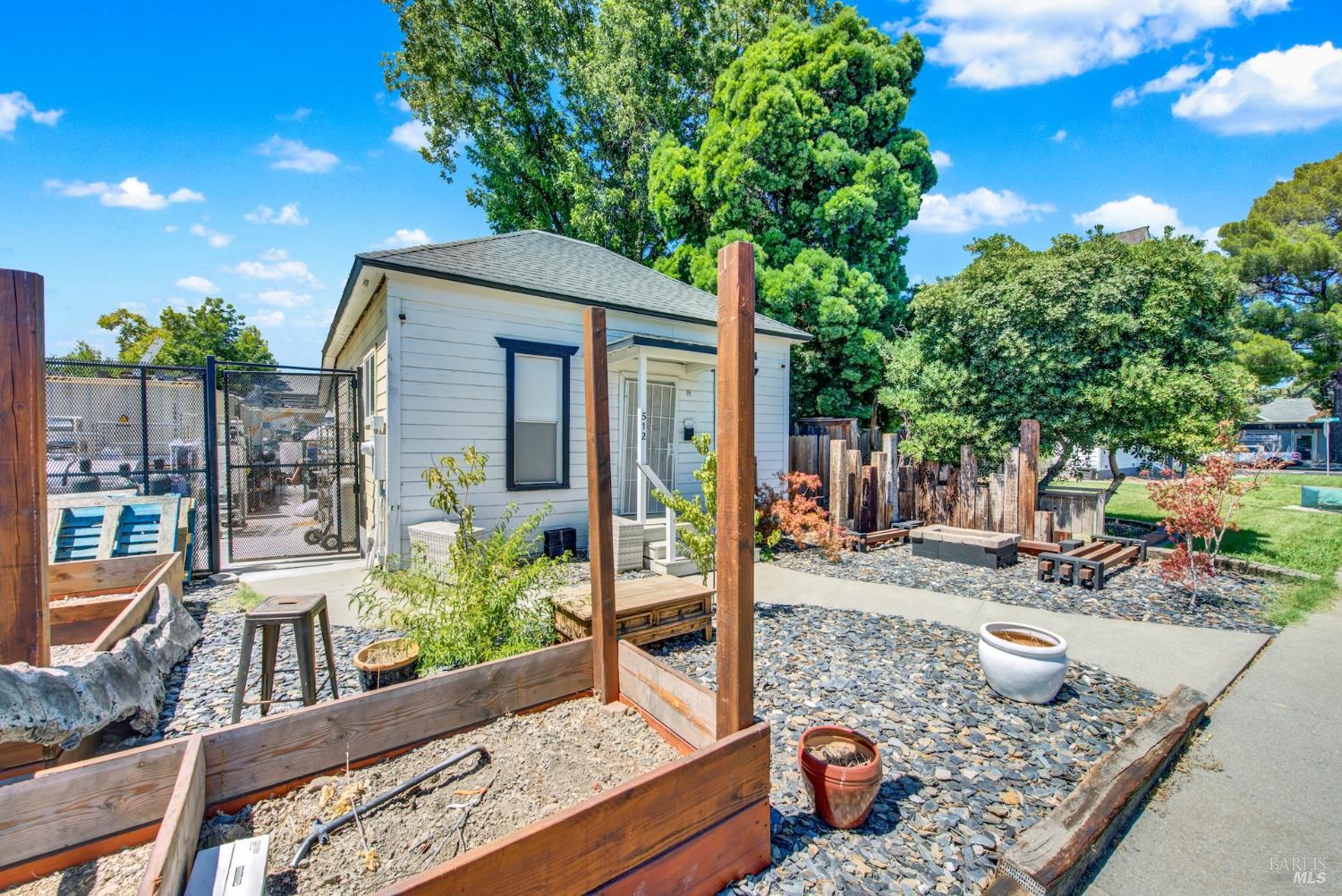 512 Davis Street Vacaville, CA 95688 - Photo 8 of 27