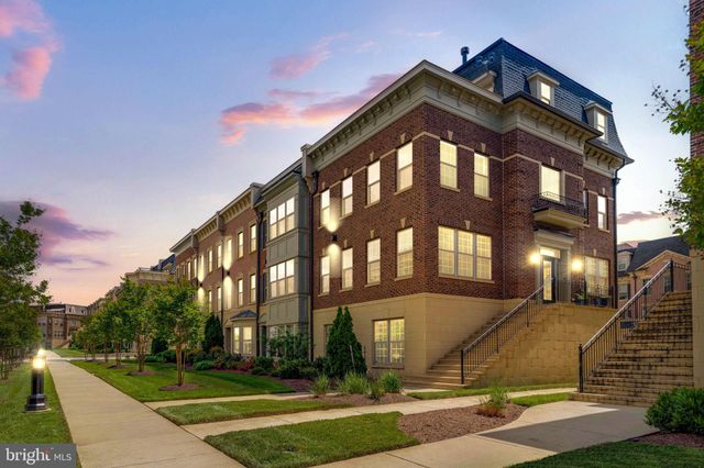 $910,000 | 610 Fair Winds Way, Oxon Hill, MD 20745