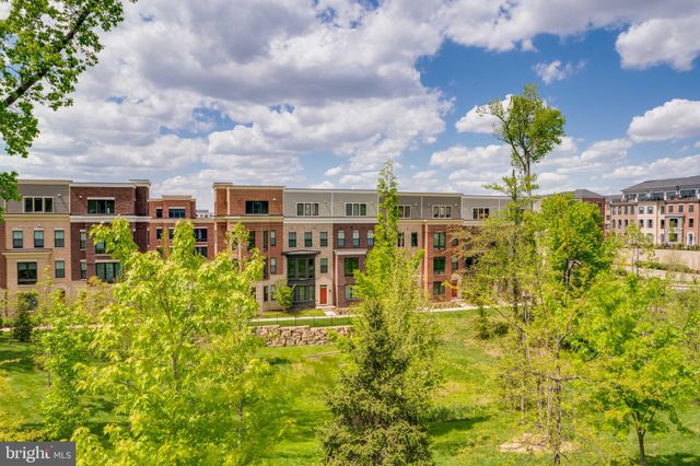 $910,000 | 610 Fair Winds Way, Oxon Hill, MD 20745