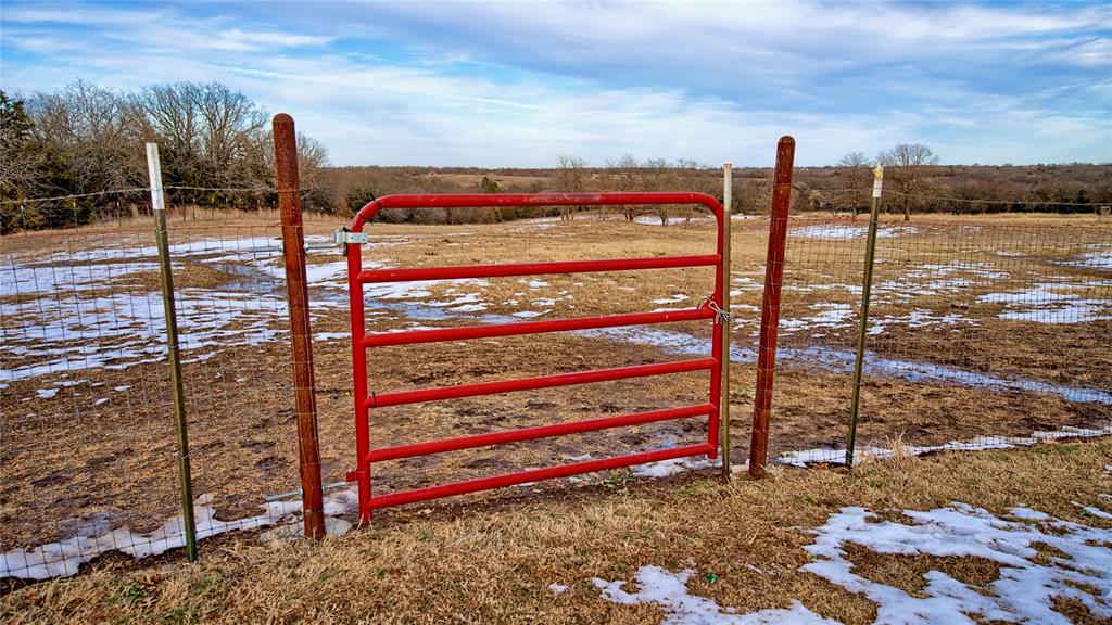 2168 Fruitland Road Sunset, TX 76270 - Photo 33 of 39