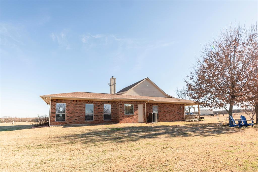 2168 Fruitland Road Sunset, TX 76270 - Photo 7 of 39