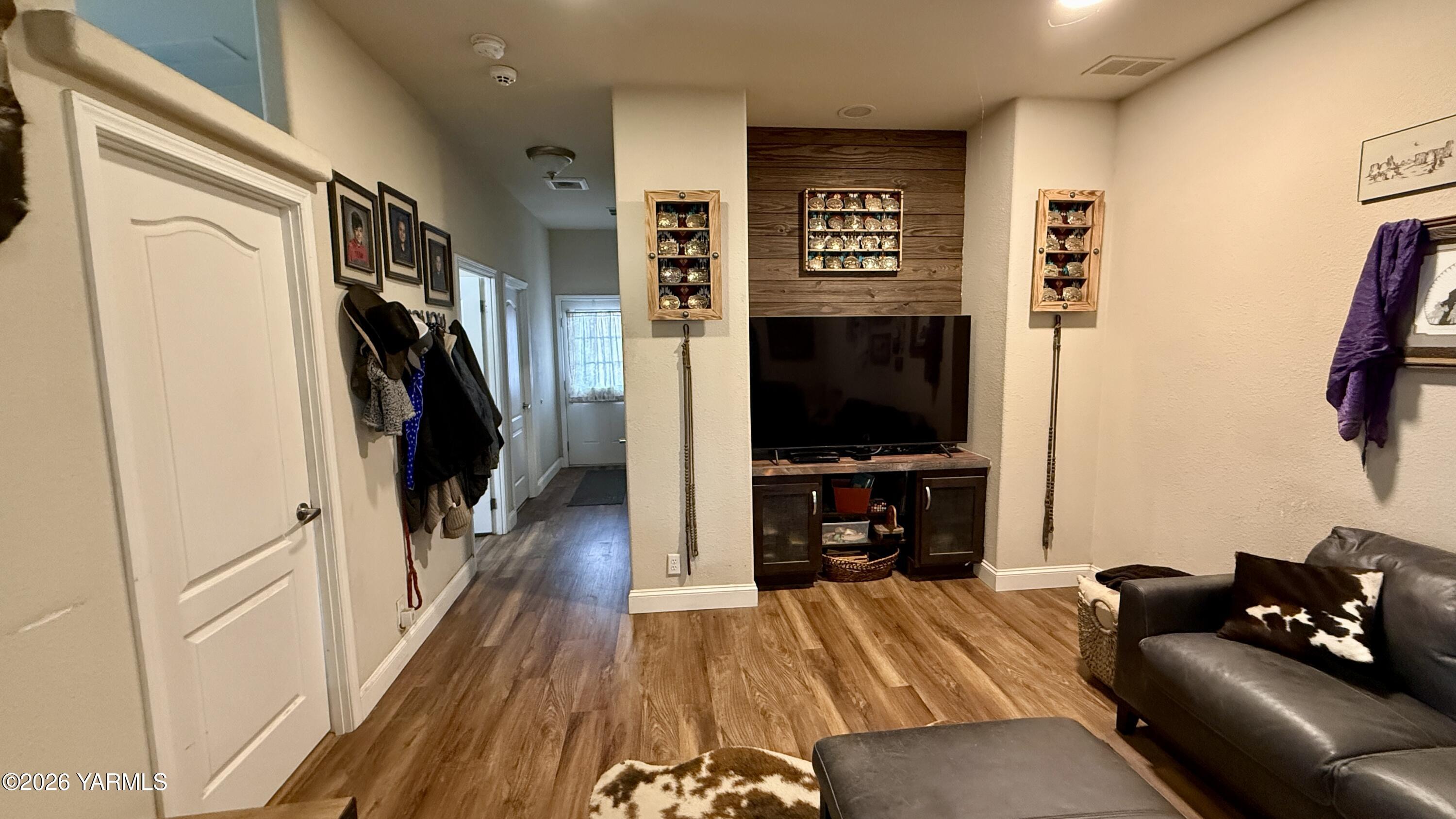 1508 Foster Road Toppenish, WA 98948 - Photo 12 of 38 IMG_6256