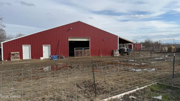 $630,000 | 1508 Foster Road, Toppenish, WA 98948
