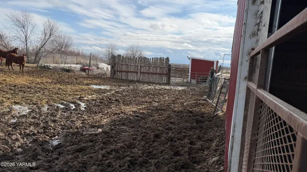 $630,000 | 1508 Foster Road, Toppenish, WA 98948