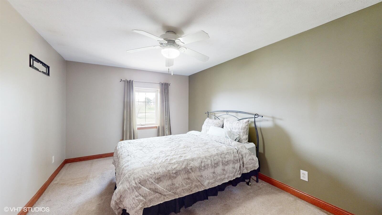 8215 East Chicago Road New Carlisle, IN 46552 - Photo 17 of 28 1600x899