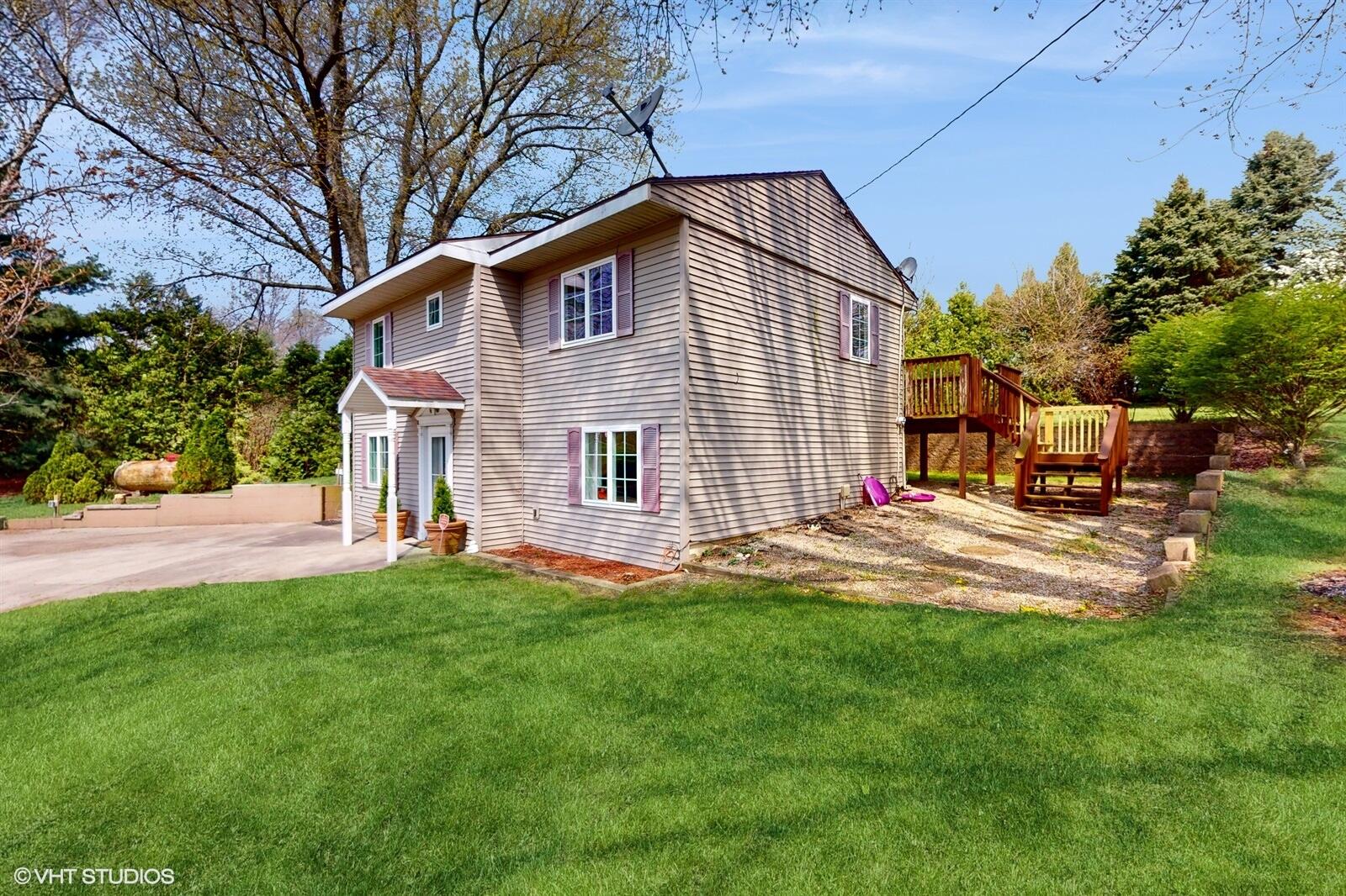 8215 East Chicago Road New Carlisle, IN 46552 - Photo 3 of 28 1600x1066