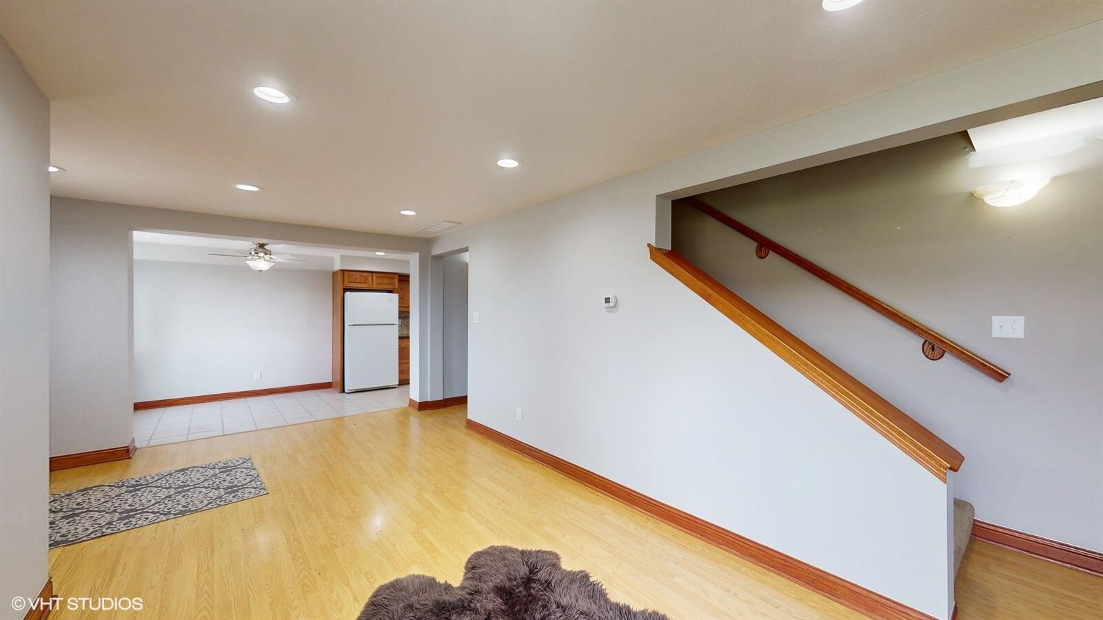 8215 East Chicago Road New Carlisle, IN 46552 - Photo 5 of 28 1600x899