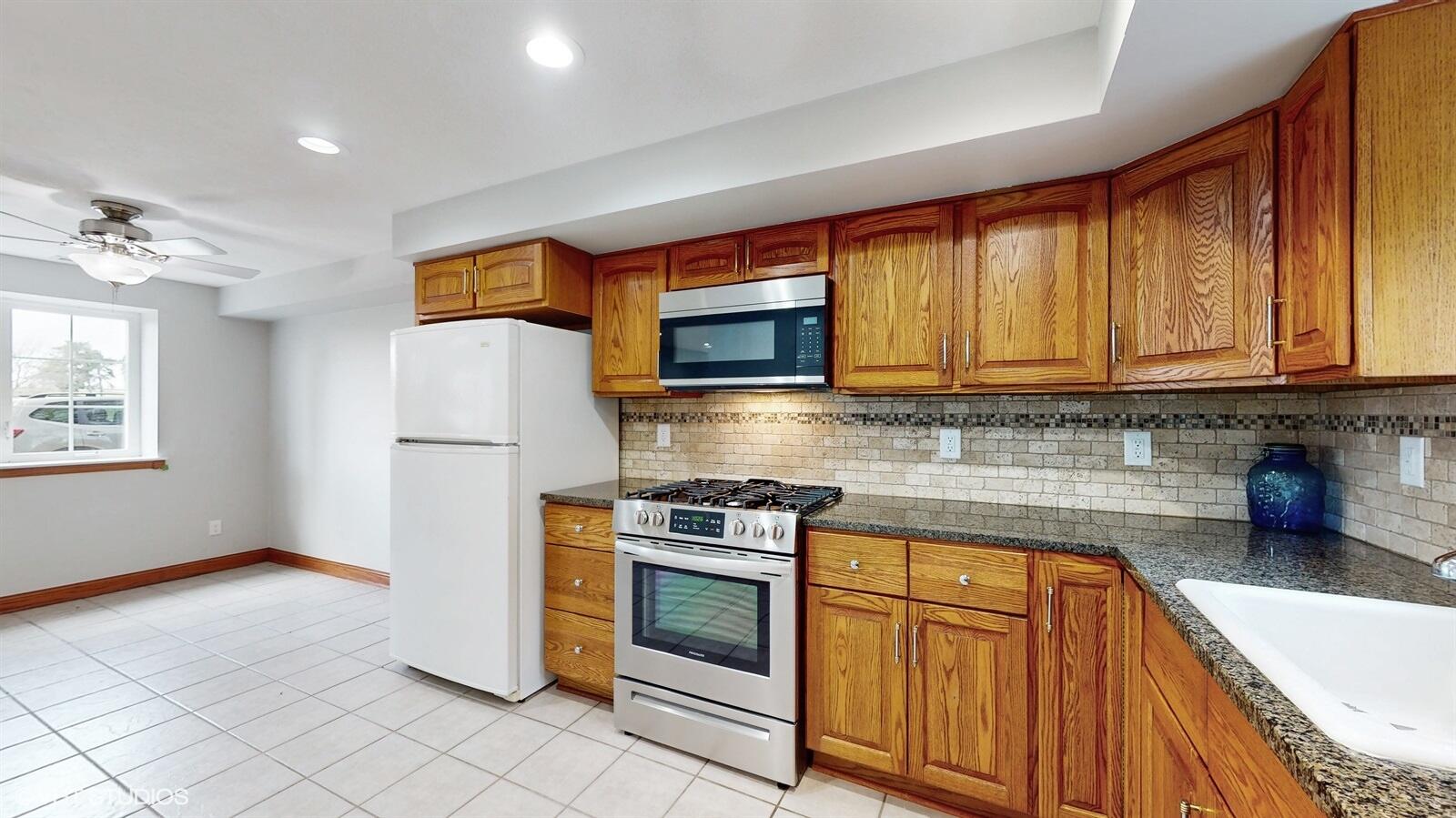 8215 East Chicago Road New Carlisle, IN 46552 - Photo 7 of 28 1600x899