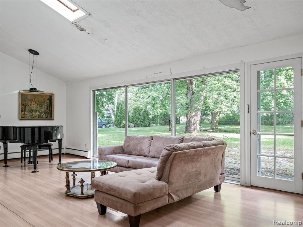 4550 West Maple Road Bloomfield Hills, MI 48301 - Photo 7 of 24