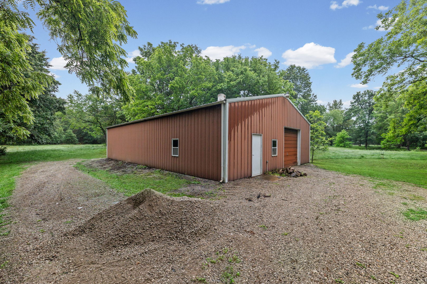 414 Gilliland Road Walnut Hill, IL 62893 - Photo 7 of 50