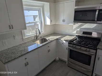 $3,300 | 67 Avery Street, Stamford, CT 06902