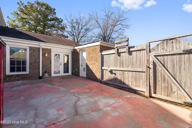 $1,195 | 114 Princess Place, Jacksonville, NC 28546