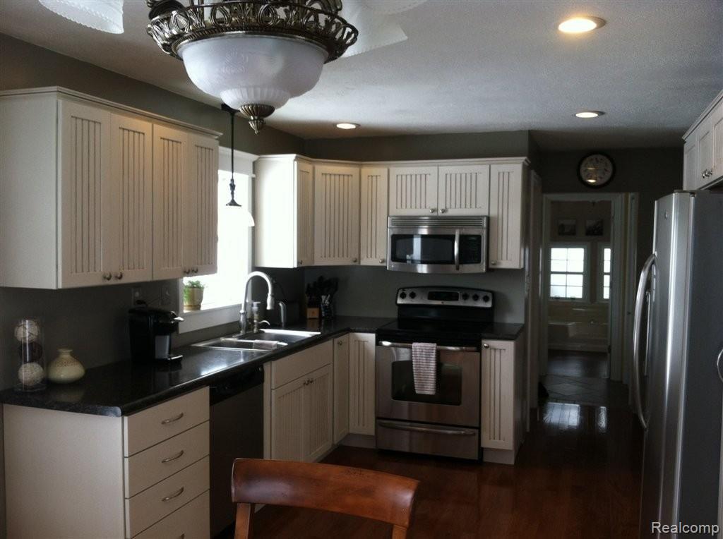 13715 Litchfield Road Montrose, MI 48457 - Photo 2 of 6 Kitchen.JPG