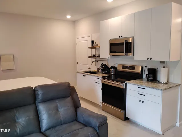 $900 | 1035 Manorhaven Drive, Unit STUDIO, Durham, NC 27703