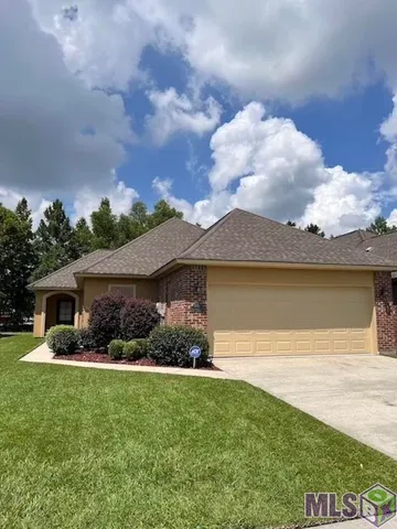 $1,950 | 3266 Northlake Avenue, Baton Rouge, LA 70810