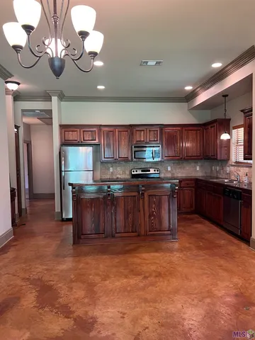 $1,950 | 3266 Northlake Avenue, Baton Rouge, LA 70810
