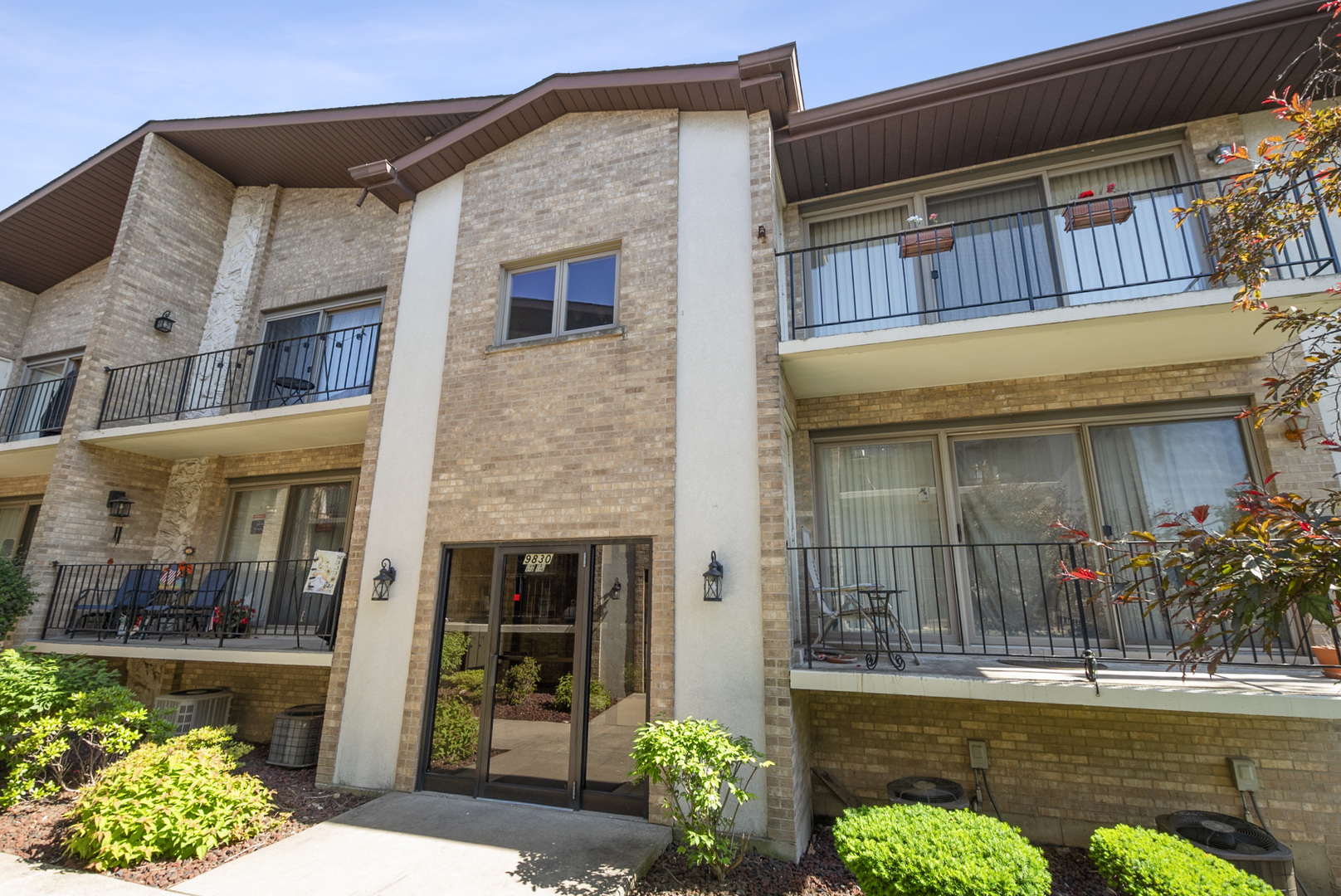 9830 Nashville Avenue, Unit 6 Chicago Ridge, IL 60415 - Photo 2 of 26