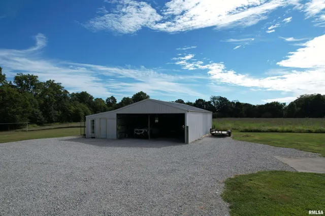 $395,000 | 4538 Harris Road, Salem, IL 62881