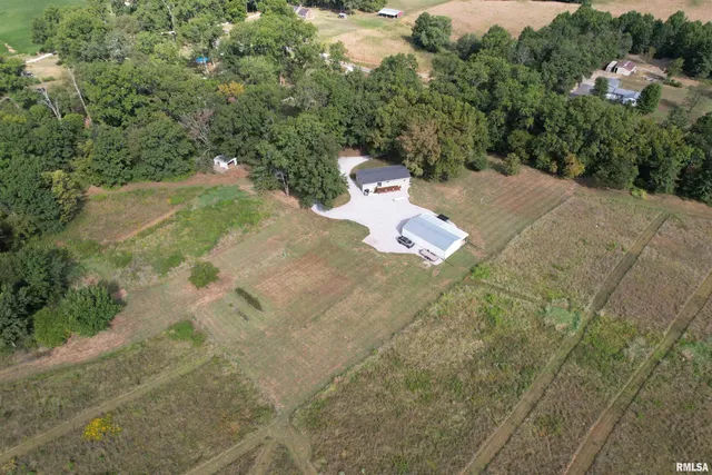 $395,000 | 4538 Harris Road, Salem, IL 62881