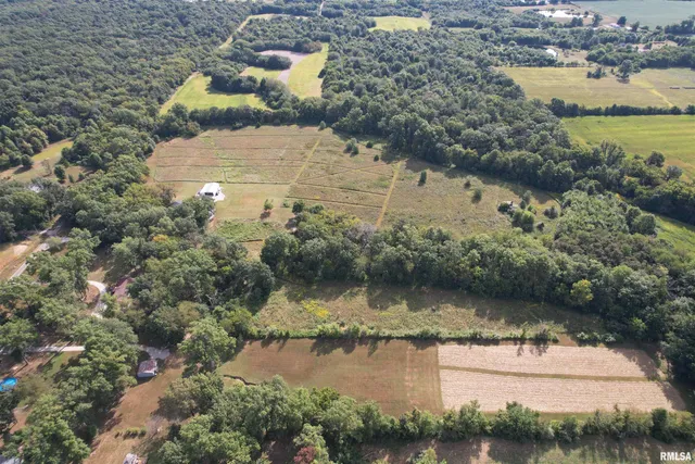 $395,000 | 4538 Harris Road, Salem, IL 62881