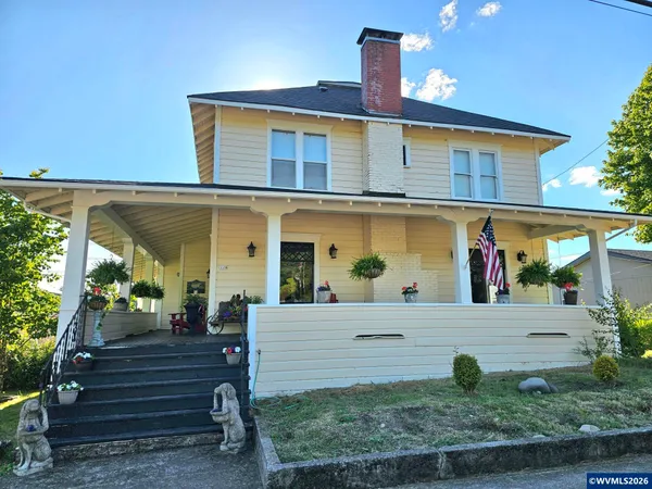 $589,000 | 329 South 1st Avenue, Mill City, OR 97360