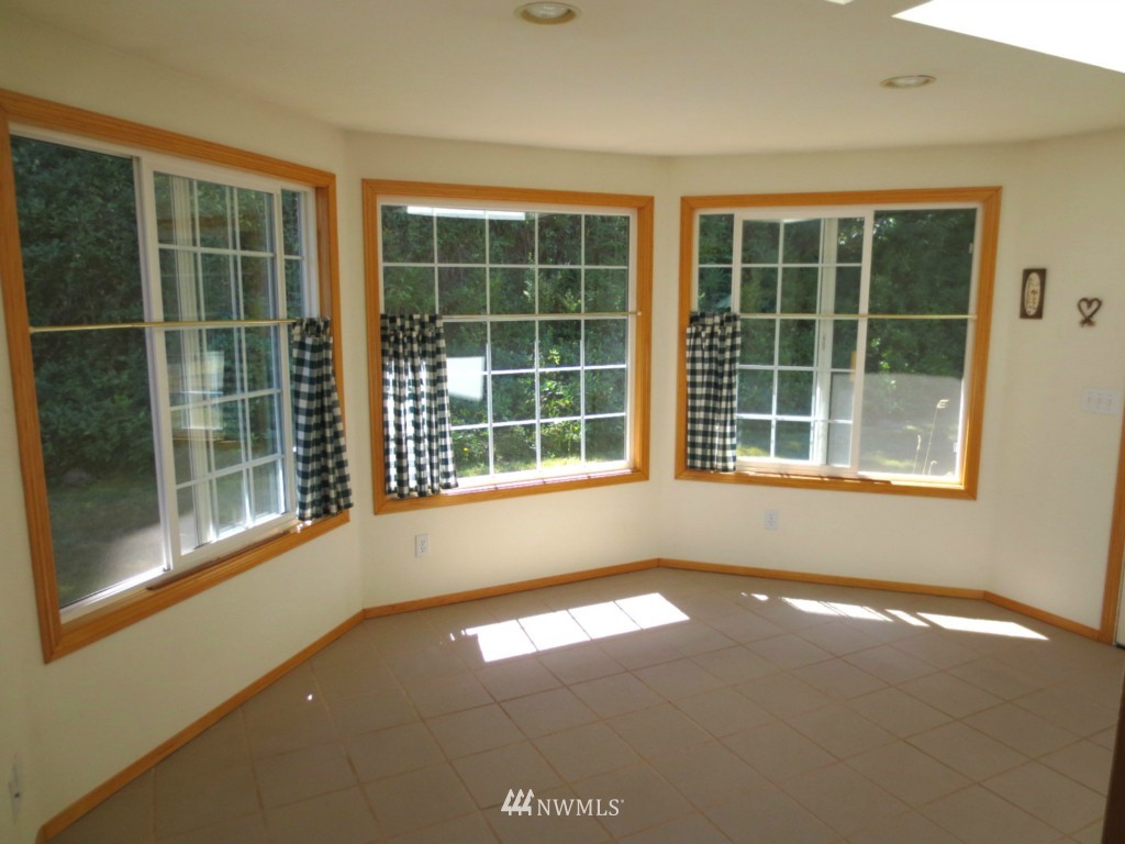 1121 Southwest Harper Road Port Orchard, WA 98367 - Photo 5 of 18 Gallery Image 5