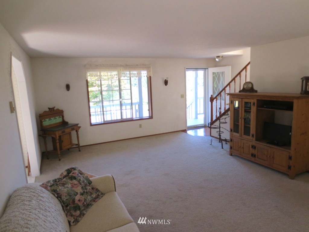 1121 Southwest Harper Road Port Orchard, WA 98367 - Photo 6 of 18 Gallery Image 6