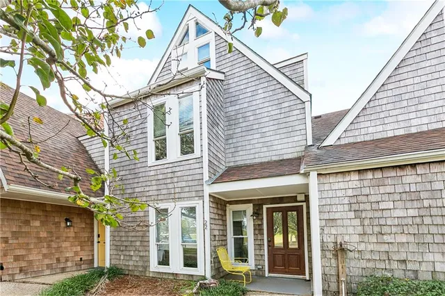 $425,000 | 22 Mariners Cove North, New Orleans, LA 70124