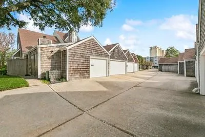 $425,000 | 22 Mariners Cove North, New Orleans, LA 70124