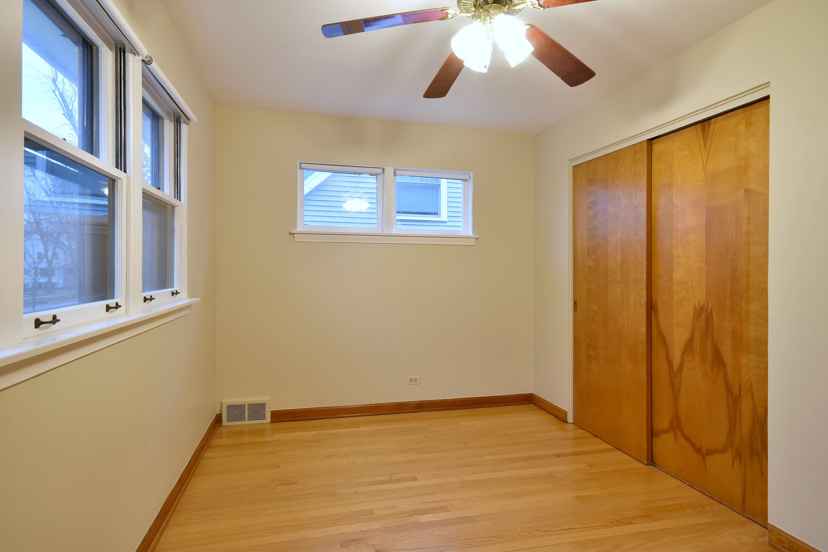 632 Bryan Street Elmhurst, IL 60126 - Photo 14 of 33 a view of an empty room with a window