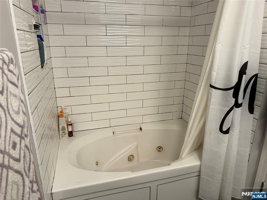 242 The Promenade, Unit 242 Edgewater, NJ 07020 - Photo 19 of 21