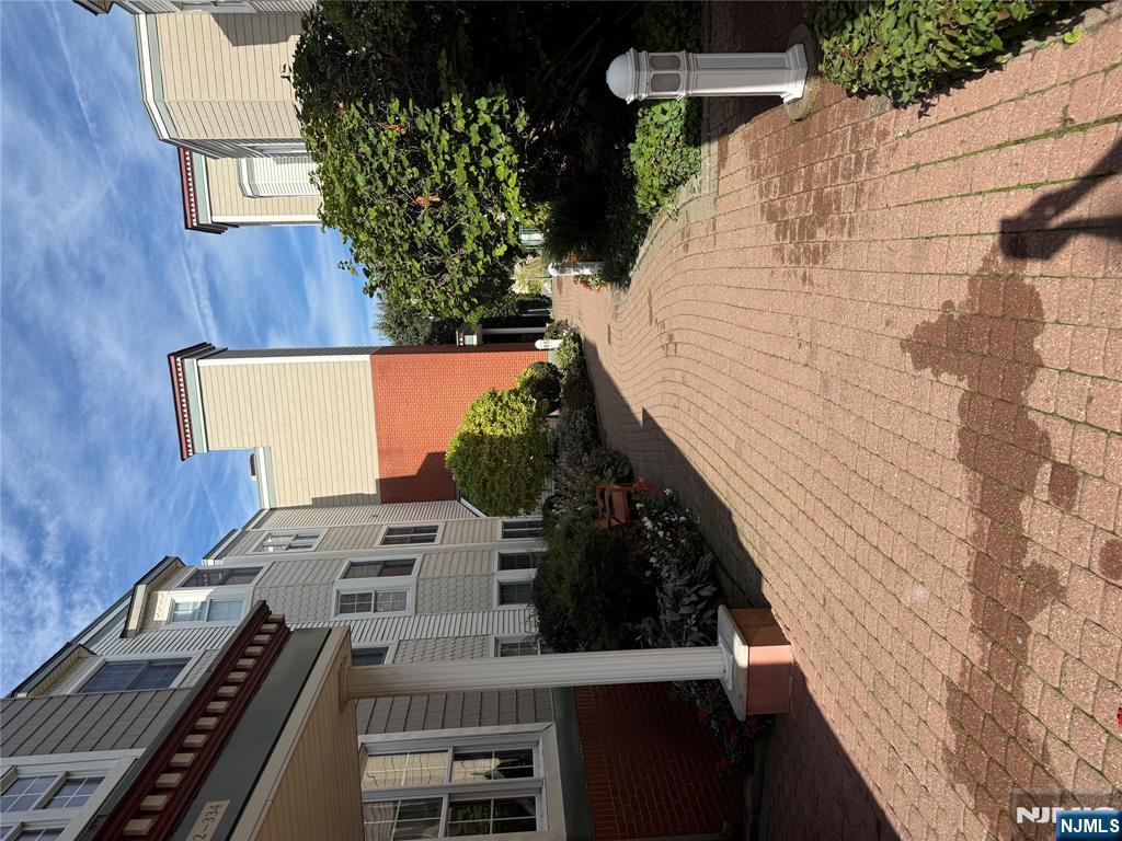 242 The Promenade, Unit 242 Edgewater, NJ 07020 - Photo 20 of 21