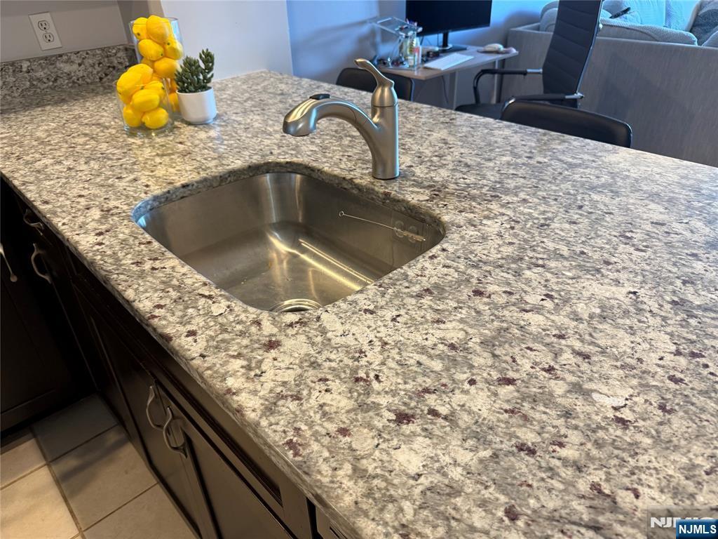 242 The Promenade, Unit 242 Edgewater, NJ 07020 - Photo 7 of 21