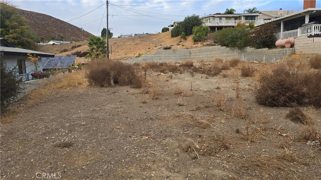 23436 Vista Canyon Lake Irvine, CA 92612 - Photo 8 of 9 a view of a dry yard with a house