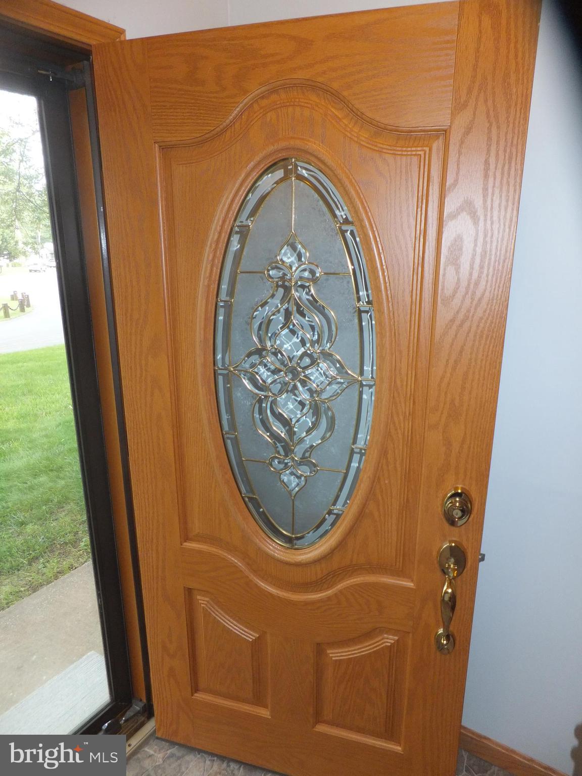 206 Eastern Road Pasadena, MD 21122 - Photo 18 of 57 NEWER INSULATED FRONT DOOR