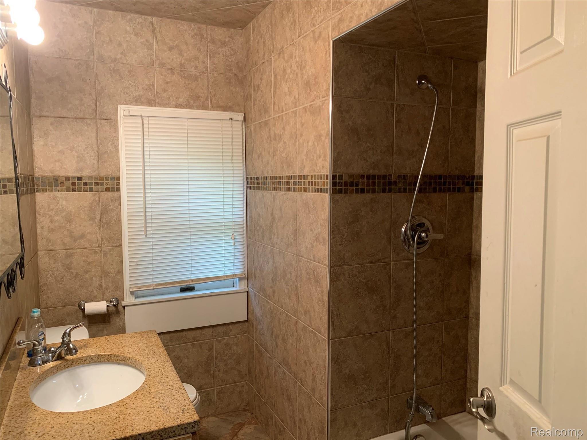 12029 Inkster Road Livonia, MI 48150 - Photo 18 of 26 IMG_6430.JPG