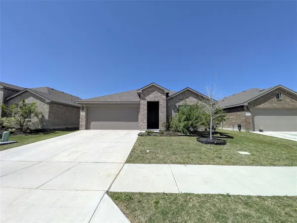 $2,300 | 9513 Doverglen Drive, Fort Worth, TX 76131