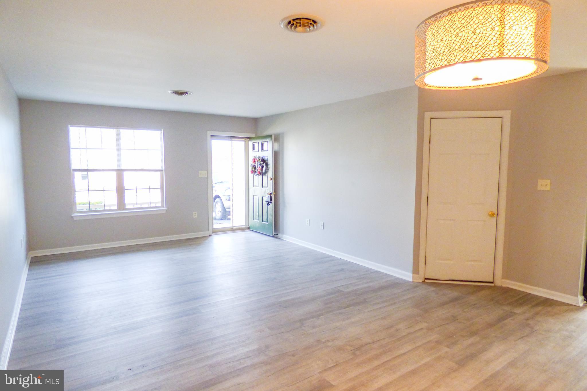 699 Hayley Road York, PA 17404 - Photo 4 of 20