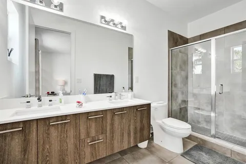 $429,000 | 480 Northeast 35th Court, Unit 2, Oakland Park, FL 33334