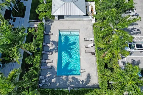 $429,000 | 480 Northeast 35th Court, Unit 2, Oakland Park, FL 33334