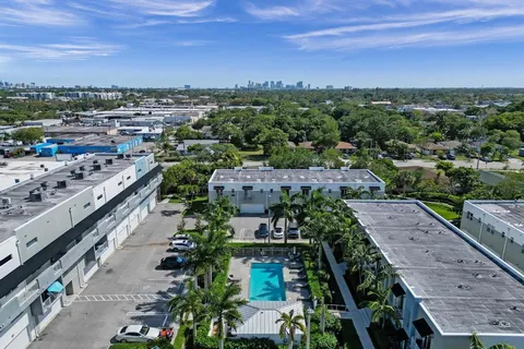 $429,000 | 480 Northeast 35th Court, Unit 2, Oakland Park, FL 33334