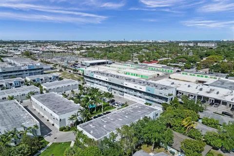 $429,000 | 480 Northeast 35th Court, Unit 2, Oakland Park, FL 33334