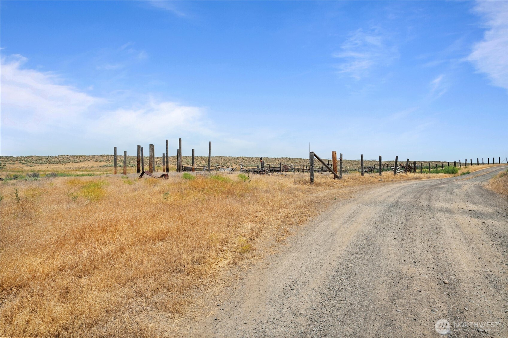 14371 Spirit Valley Road Northeast Moses Lake, WA 98837 - Photo 24 of 39 a view of an ocean with city