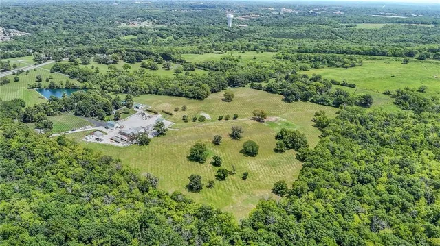 $1,400,000 | 13410 Woodland Avenue, Kansas City, MO 64146