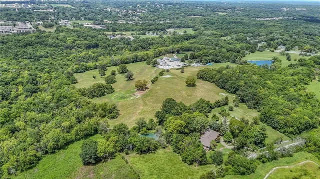 $1,400,000 | 13410 Woodland Avenue, Kansas City, MO 64146