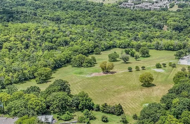 $1,400,000 | 13410 Woodland Avenue, Kansas City, MO 64146