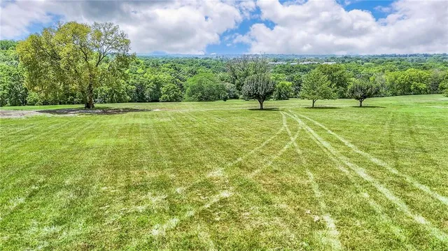 $1,400,000 | 13410 Woodland Avenue, Kansas City, MO 64146