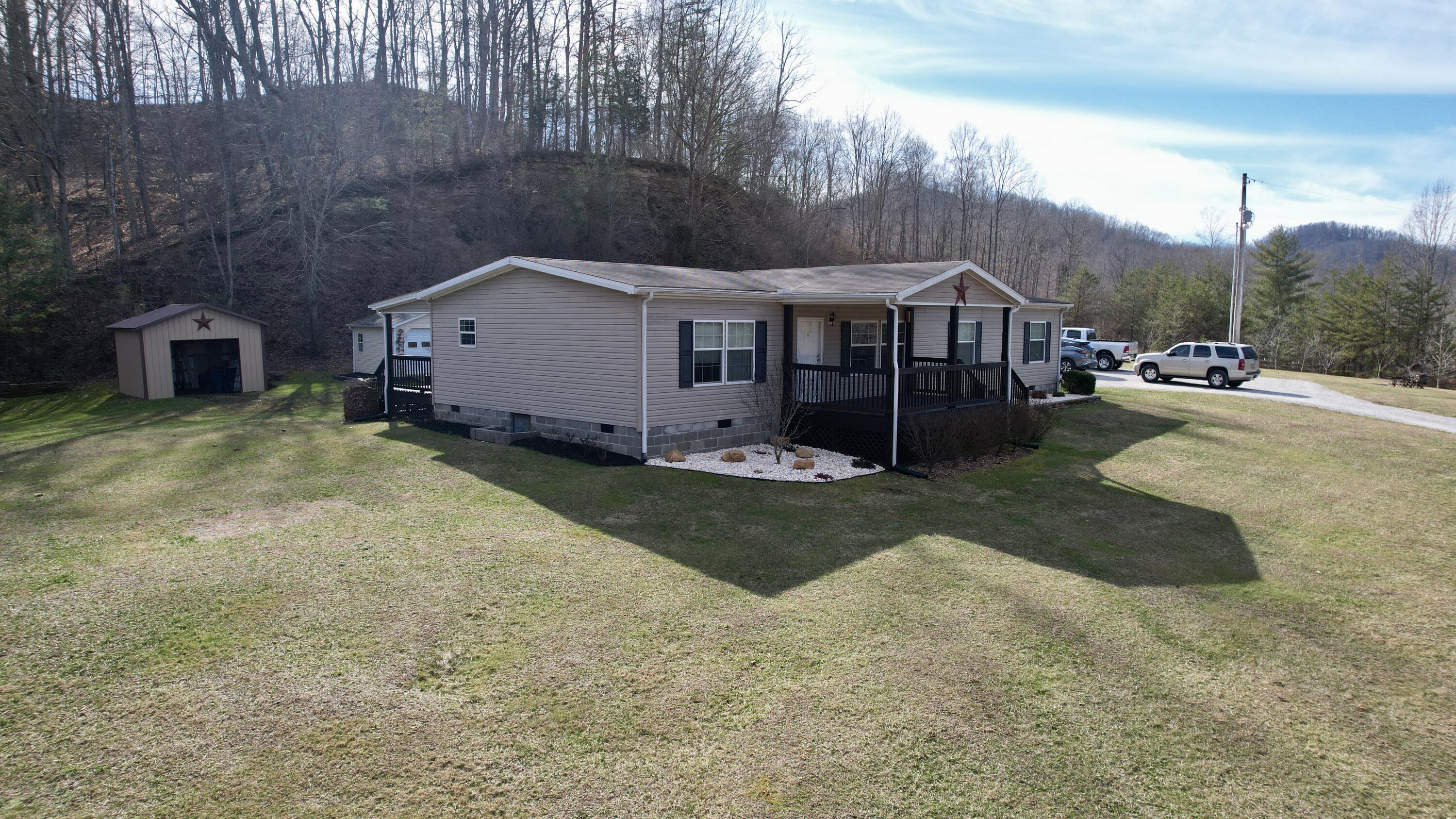 2135 Urban Creek Road Manchester, KY 40962 - Photo 17 of 81 20240207141400_IMG_6252